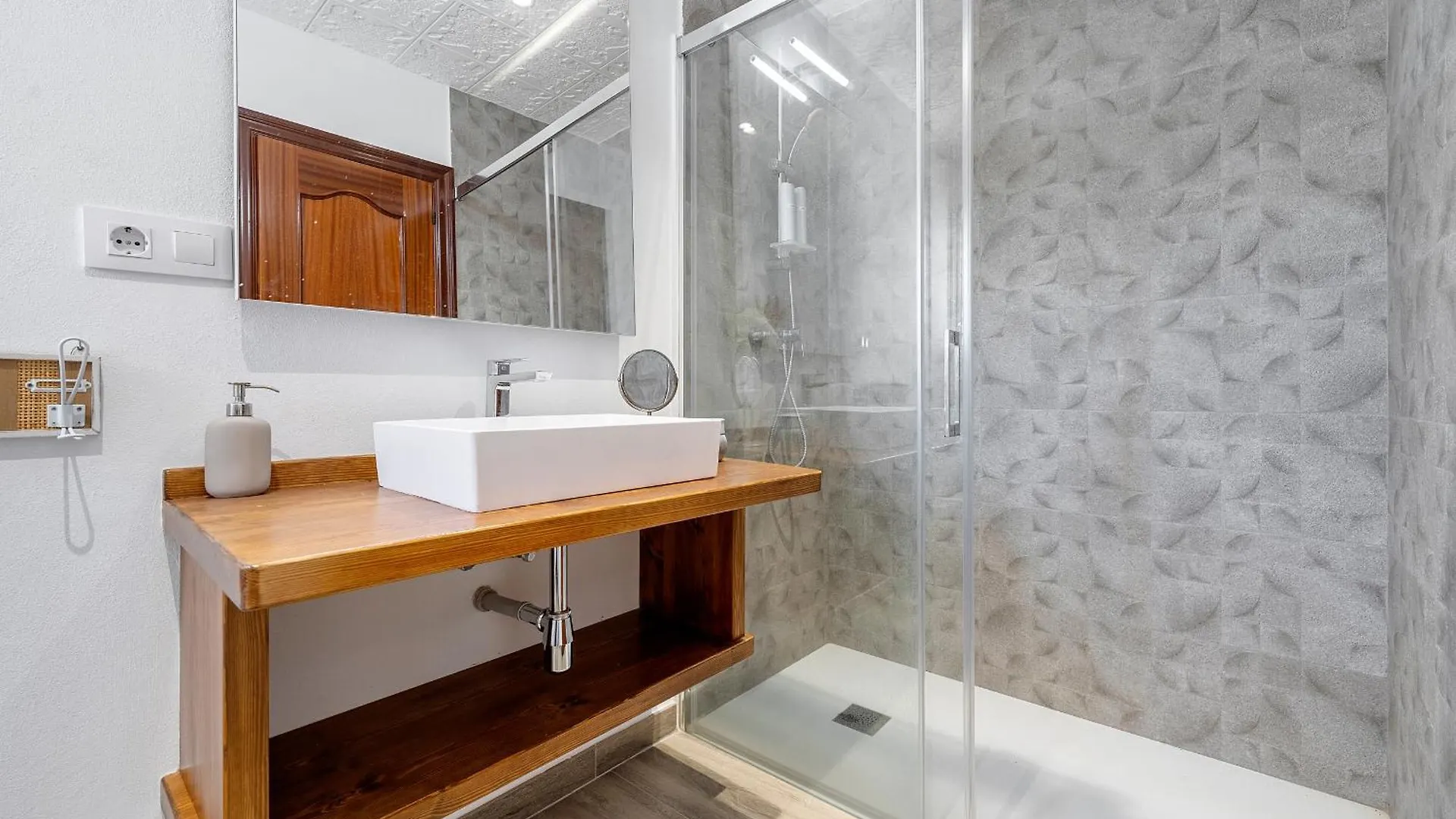 Hauzify I Casa Selvabrava Villa Llagostera Holiday home